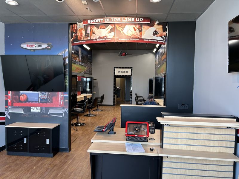 Sport Clips reception and front counter